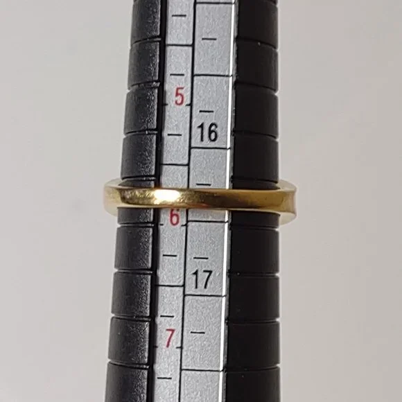 Vintage Gold Tone And Clear Stone Ring Size 5.75 - Picture 13 of 14